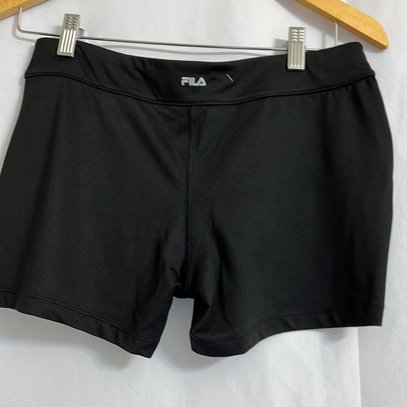NWOT FILA WORKOUT SHORTS SIZE M - Picture 7 of 7